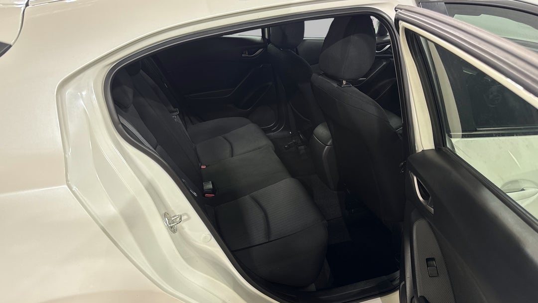 2015 Mazda 3 Neo, Automatic, 148362 km, Right Side Rear Door Cabin View