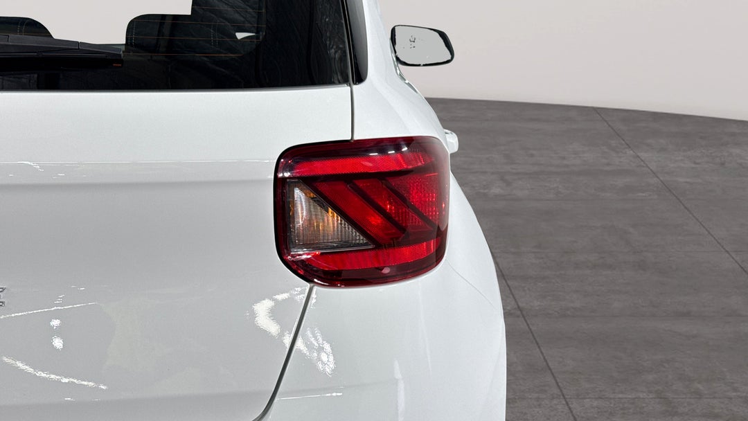 2025 Hyundai Venue Active, Automatic, 24265 km, Badge (Boot Right Side)