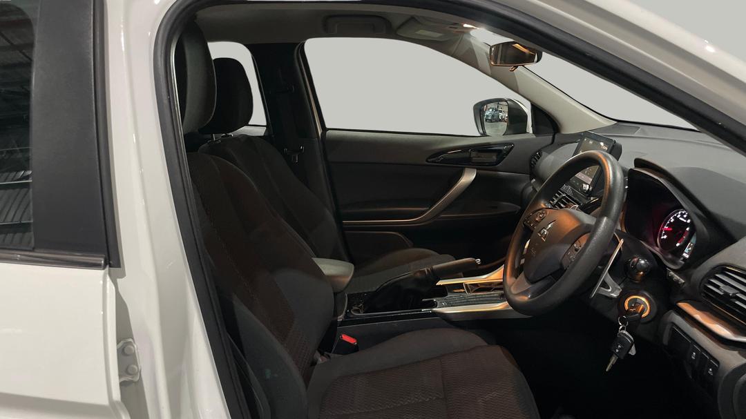 2023 Mitsubishi Eclipse Cross Es (2WD), Automatic, 45266 km, Right Side Front Door Cabin View