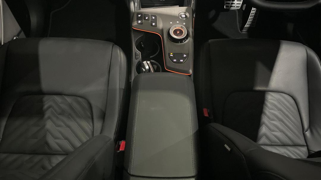 2025 Kia Sportage Gt-line Hev (AWD), Automatic, 3036 km, Center Console
