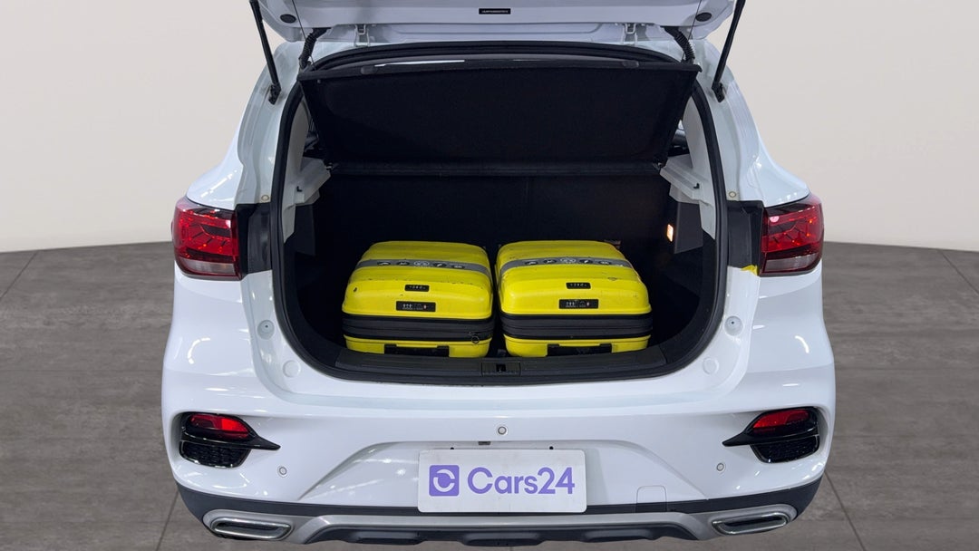 2021 MG Zst Vibe, Automatic, 49524 km, Boot Inside View with Luggage