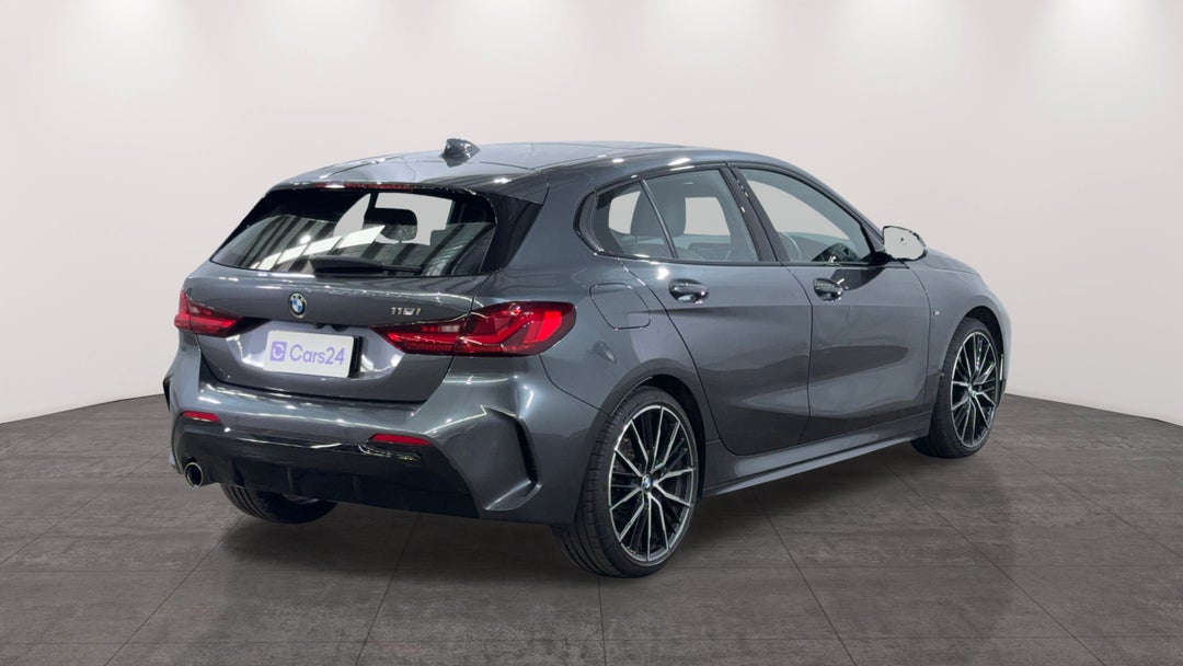 2020 BMW 1 18i M Sport, Automatic, 33346 km, Right Back Diagonal (45- Degree) View