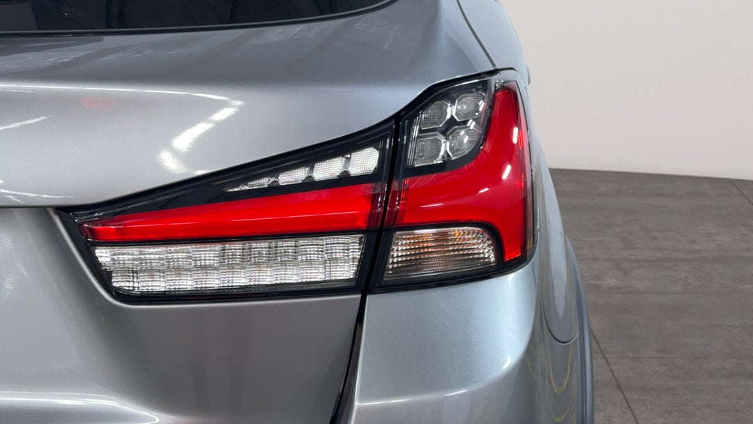 Badge (Boot Right Side)