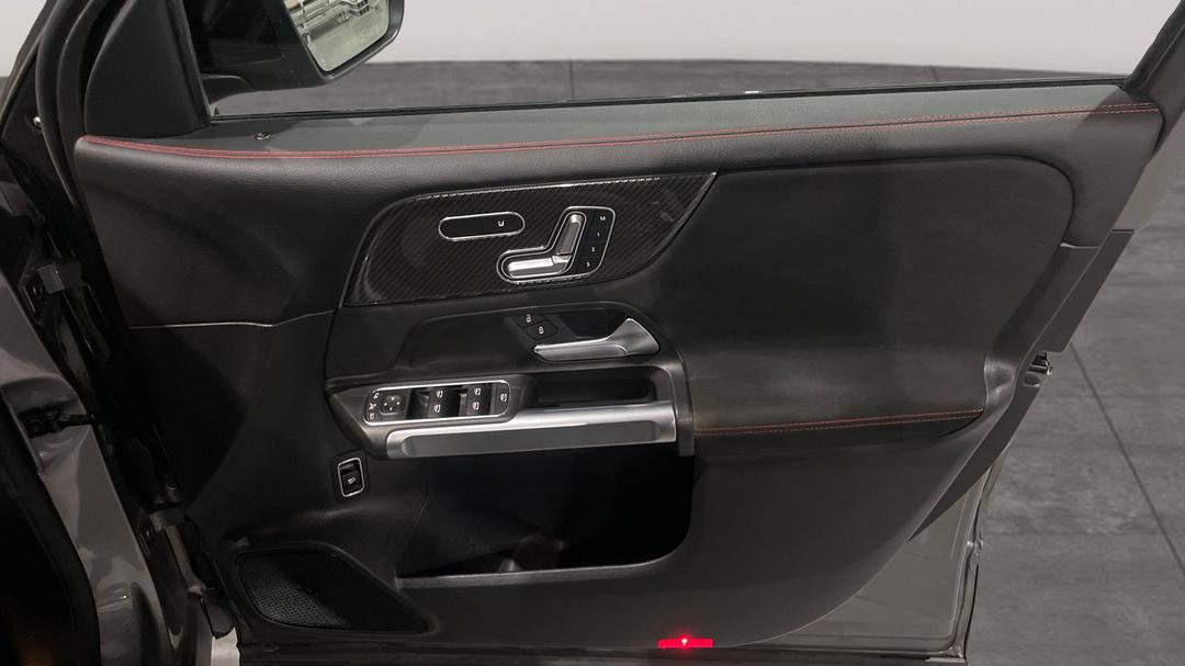 2021 Mercedes-benz Glb 250 4matic, Automatic, 56562 km, Speaker View