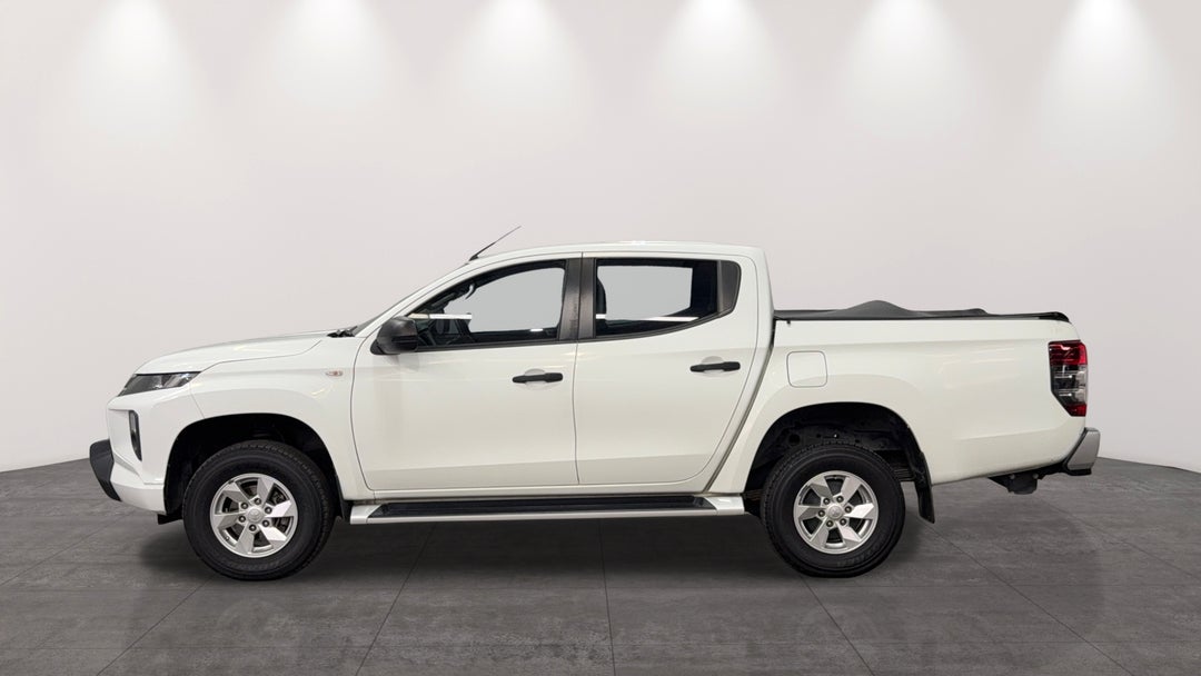2019 Mitsubishi Triton Glx Plus (4x4), Automatic, 122087 km, Left Side View
