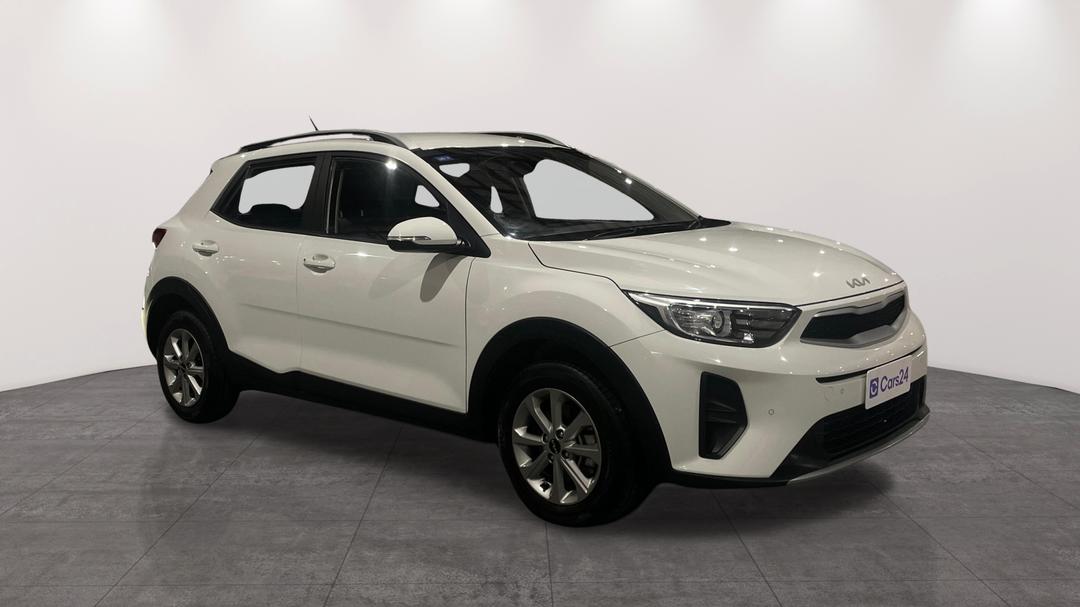 2024 Kia Stonic S, Automatic, 24264 km, Right Front Diagonal (45- Degree) View