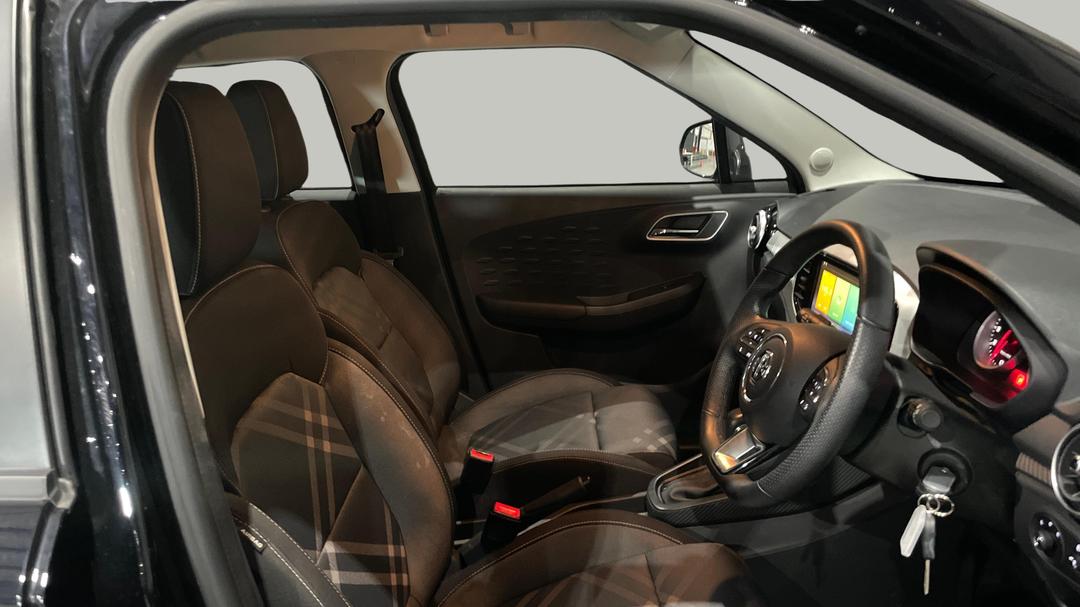 2022 MG Mg3 Auto Core, Automatic, 17395 km, Right Side Front Door Cabin View