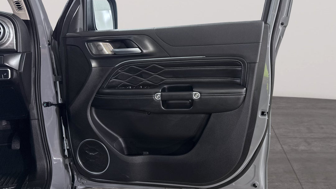 2025 GWM Tank 300 Ultra Diesel, Automatic, 3424 km, Speaker View