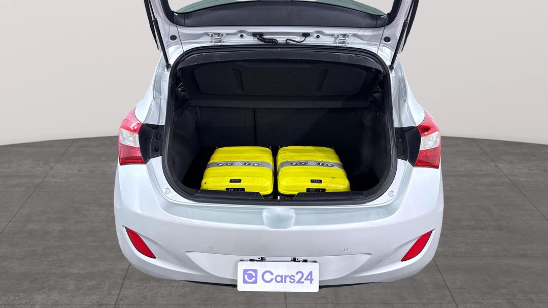 2016 Hyundai i30 Active X, Automatic, 124970 km, Boot Inside View with Luggage