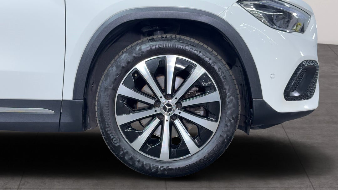 2021 Mercedes-benz GLA 200, Automatic, 35636 km, Right Front Wheel
