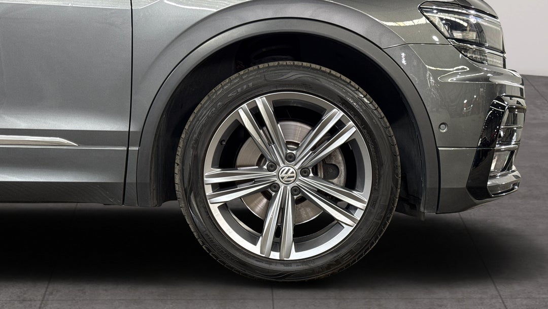2019 Volkswagen Tiguan 132 Tsi R-line Edition, Automatic, 63435 km, Right Front Wheel