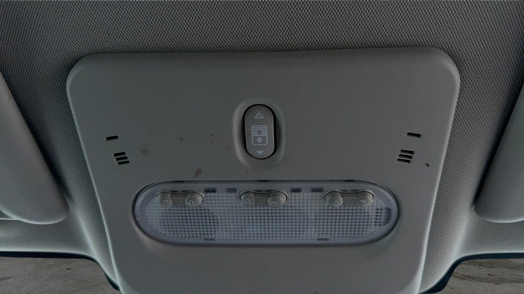 On-Roof Controls/Sunglass holder