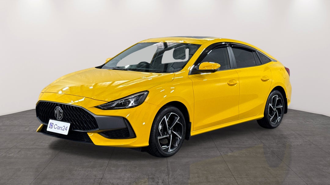 2024 MG Mg5 Essence, Automatic, 8742 km, Left Front Diagonal (45- Degree) View