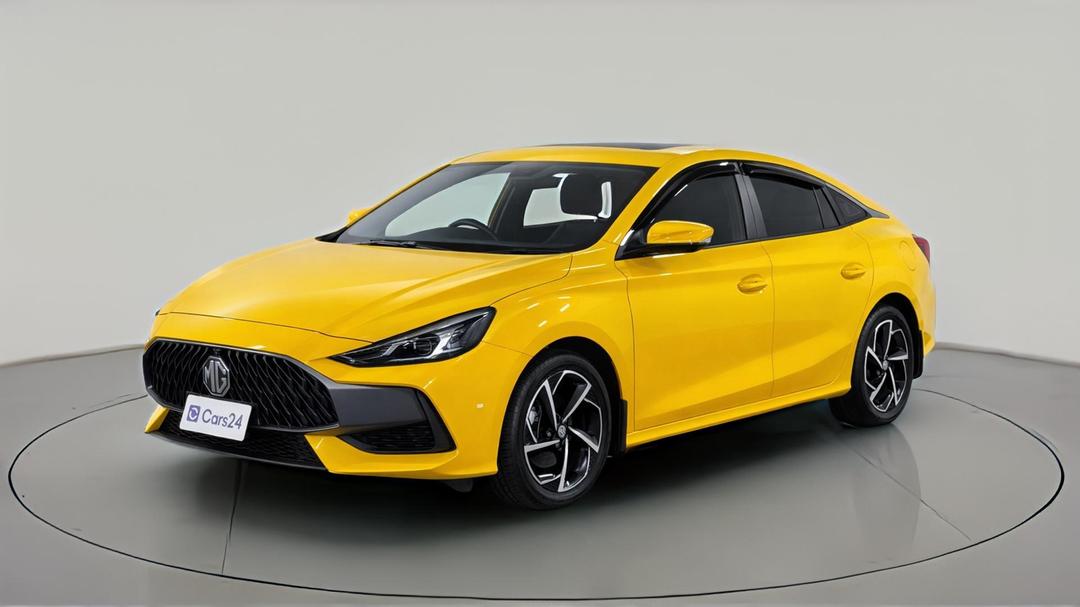 2024 MG Mg5 Essence, Automatic, 8742 km, Left Front Diagonal (45- Degree) View