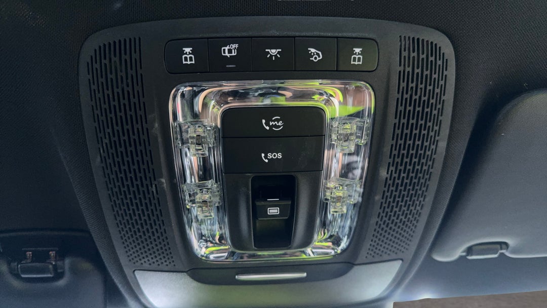 On-Roof Controls/Sunglass holder