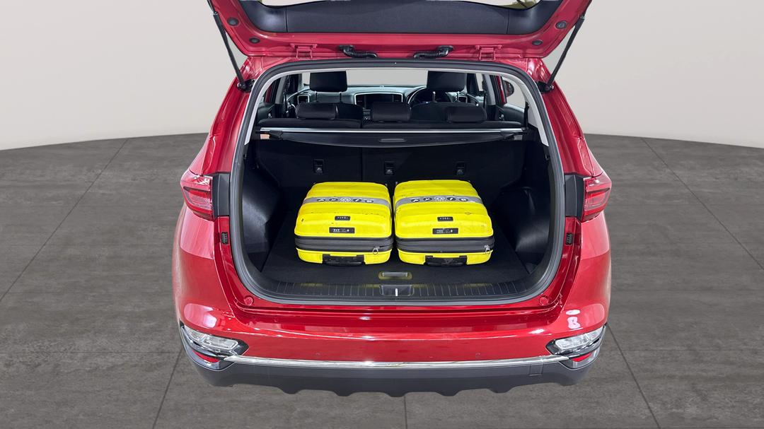 2018 Kia Sportage Si Premium (FWD), Automatic, 92102 km, Boot Inside View with Luggage