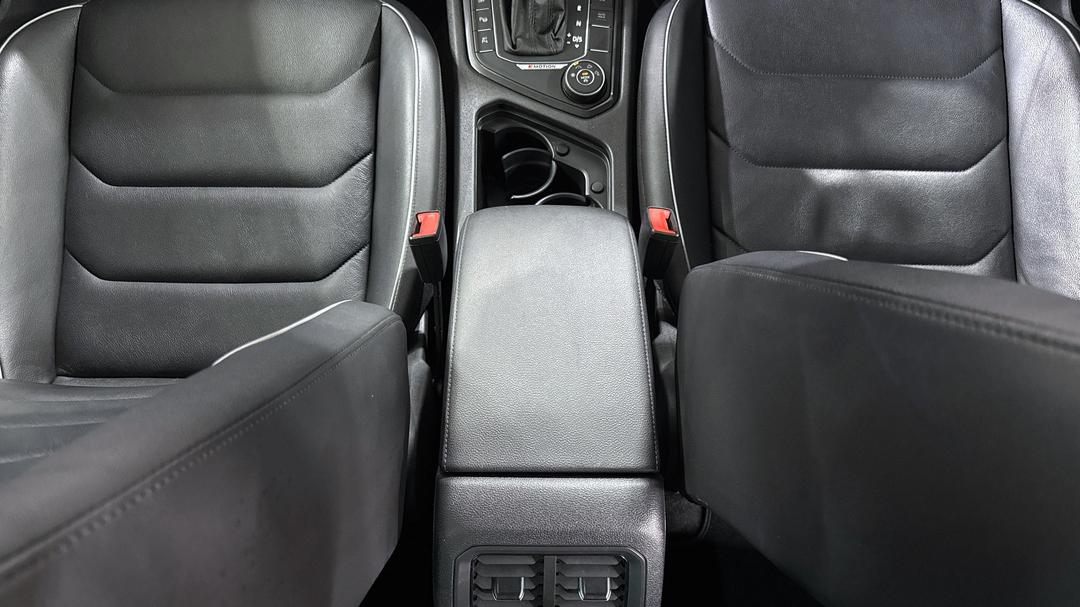 2018 Volkswagen Tiguan 162 Tsi Highline, Automatic, 81232 km, Center Console