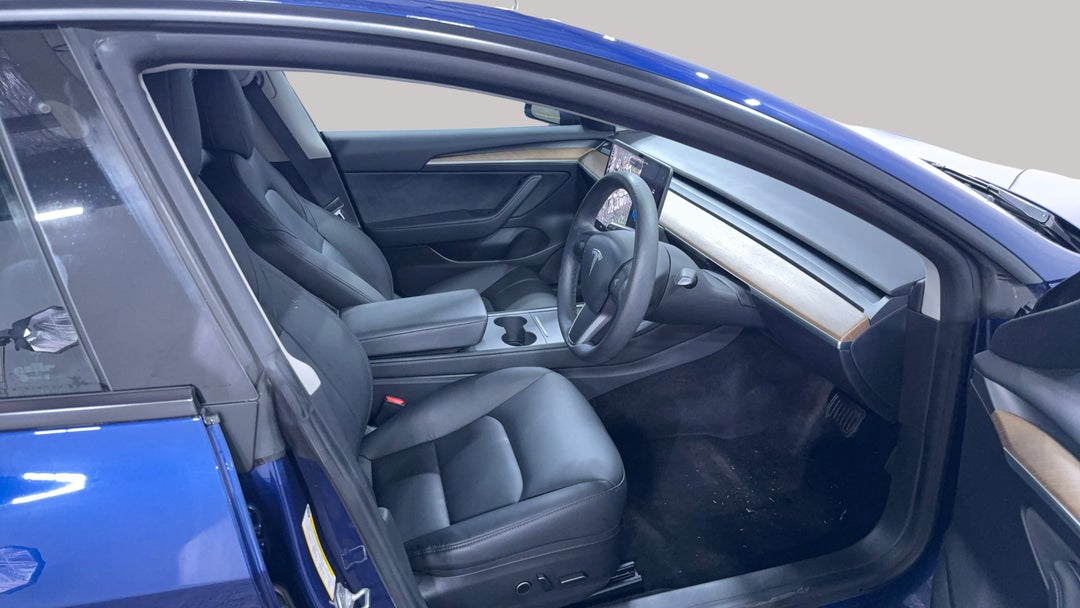 2021 Tesla Model 3 Standard Range Plus RWD, Automatic, 50651 km, Right Side Front Door Cabin View