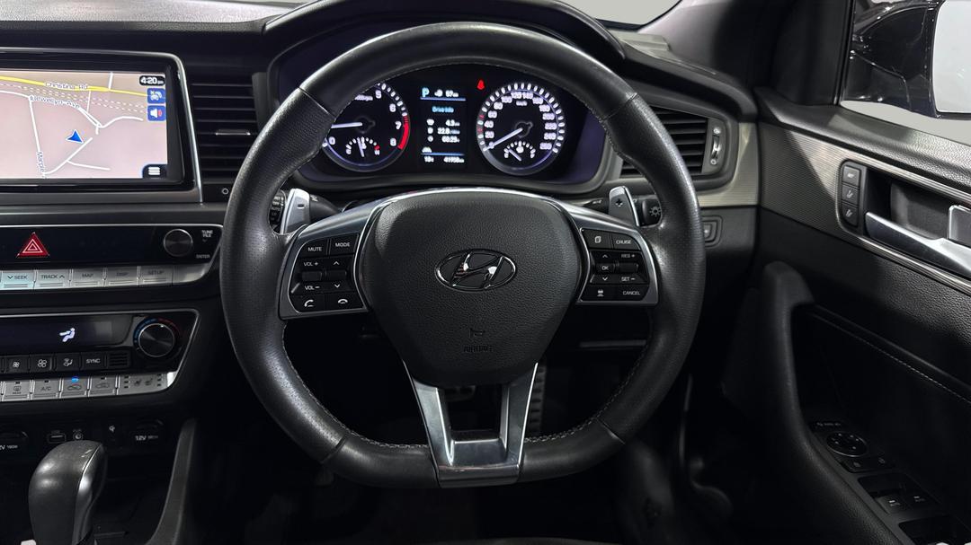 2018 Hyundai Sonata Premium, Automatic, 41958 km, Steering Wheel Close-up