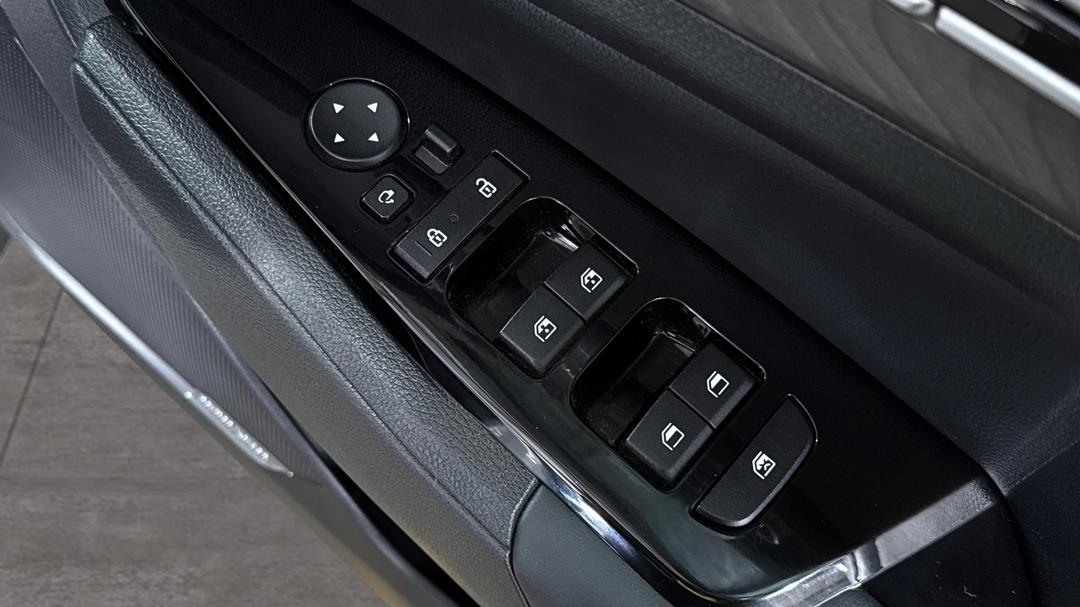 2022 Kia Sportage Gt-line (AWD), Automatic, 48881 km, Drivers Side Door Panel Controls