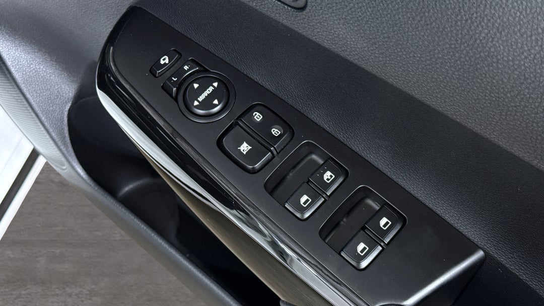 2025 Kia Picanto Gt Line (pe2), Manual, 5629 km, Drivers Side Door Panel Controls