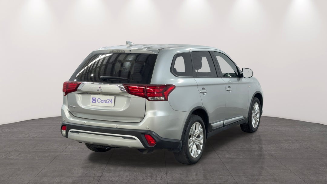 Right Back Diagonal (45- Degree) View