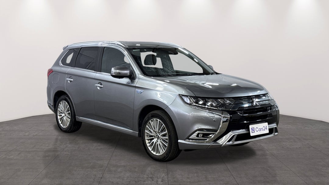 2020 Mitsubishi Outlander Phev Exceed 5 Seat (AWD), Automatic, 84513 km, Right Front Diagonal (45- Degree) View