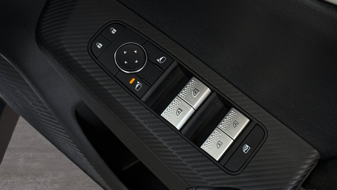 2024 Mitsubishi Outlander Es 7 Seat (2WD), Automatic, 51292 km, Drivers Side Door Panel Controls