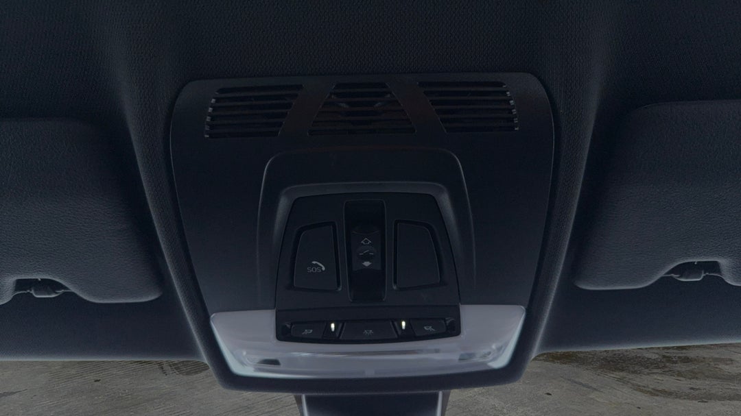 On-Roof Controls/Sunglass holder