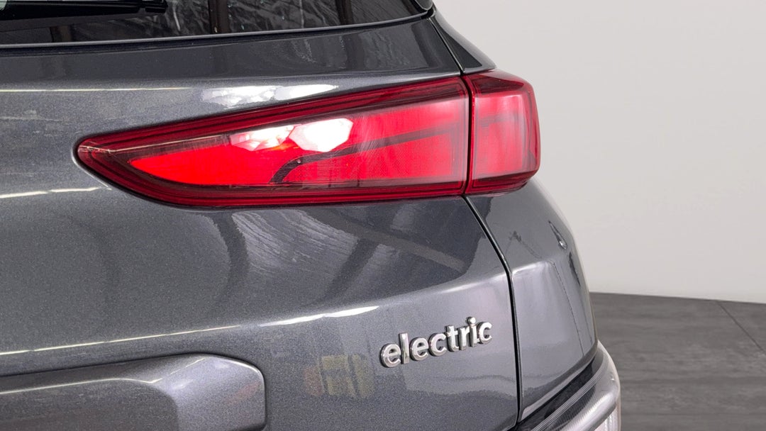 Badge (Boot Right Side)