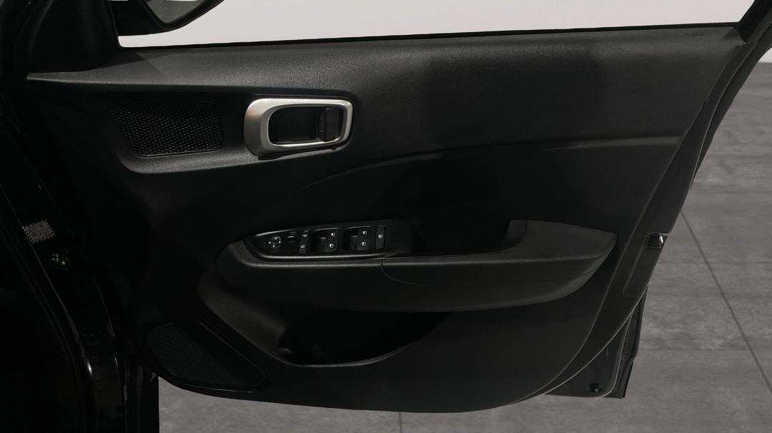2021 Hyundai Venue Active, Automatic, 20760 km, Speaker View
