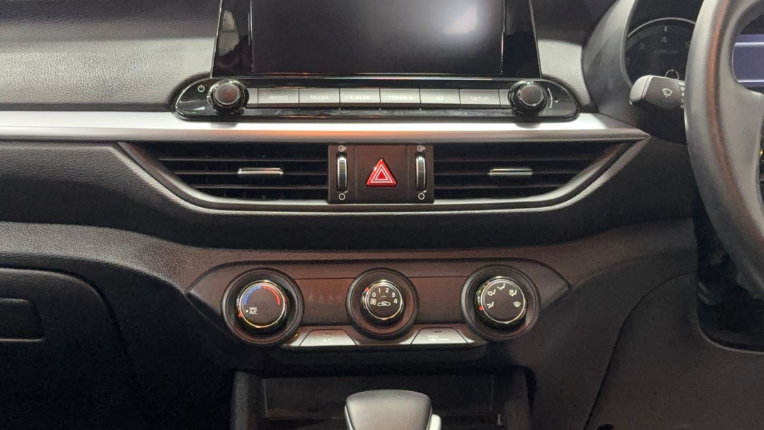 2024 Kia Cerato S, Automatic, 15084 km, Center Console