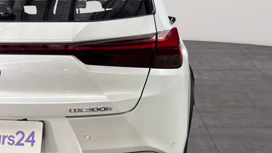 2024 Lexus Ux300h Luxury Hybrid, Automatic, 34128 km, Badge (Boot Right Side)