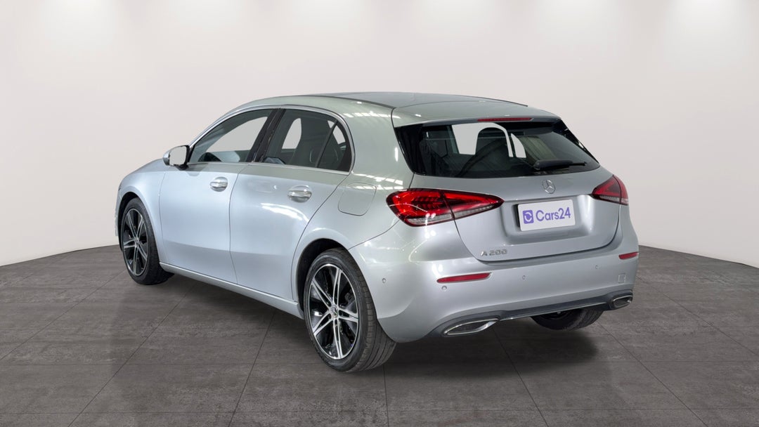 Left Back Diagonal (45- Degree) View