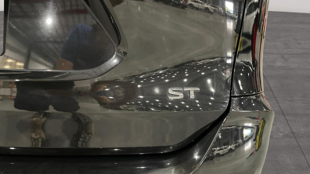 2017 Nissan X-trail St (4x4), Automatic, 132364 km, Badge (Boot Right Side)