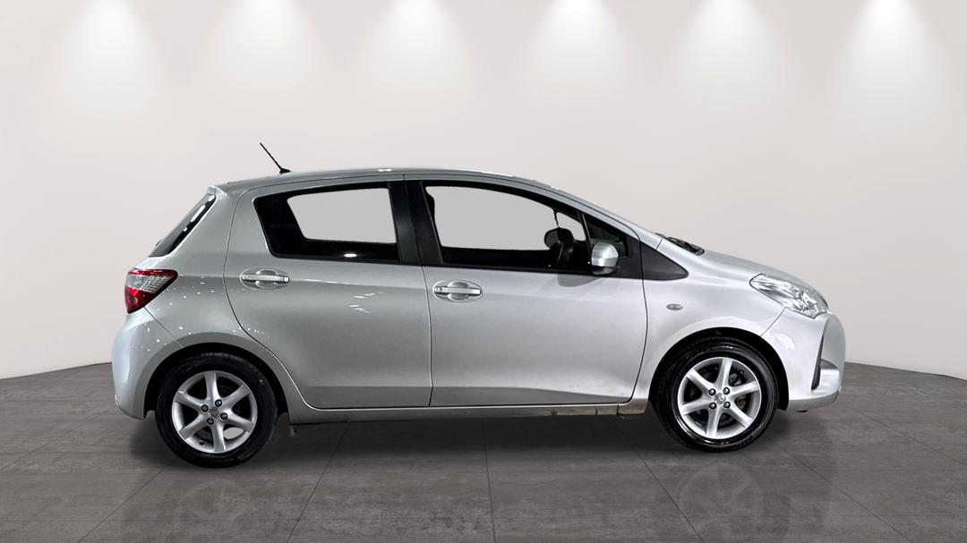2018 Toyota Yaris Ascent, Automatic, 173441 km, Right Side View