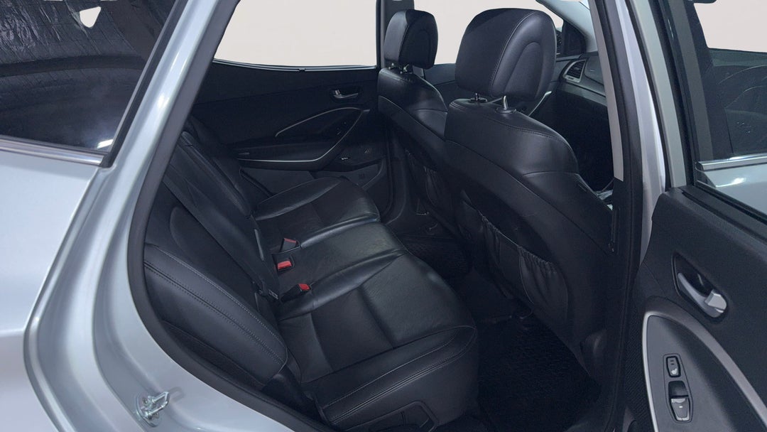 2015 Hyundai Santa Fe Highlander Crdi (4x4), Automatic, 133393 km, Right Side Rear Door Cabin View