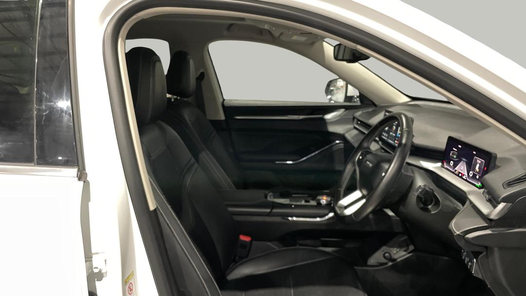 2022 GWM Haval H6 Ultra Hybrid, Automatic, 42996 km, Right Side Front Door Cabin View