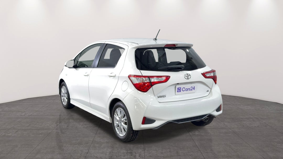 Left Back Diagonal (45- Degree) View