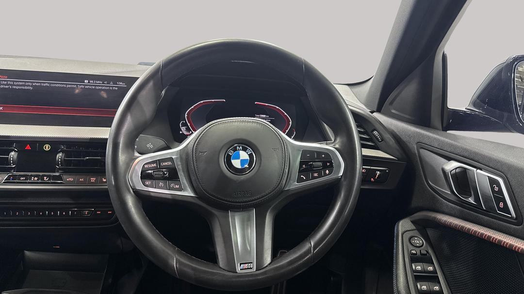 2020 BMW 1 18i M Sport, Automatic, 33680 km, Steering Wheel Close-up
