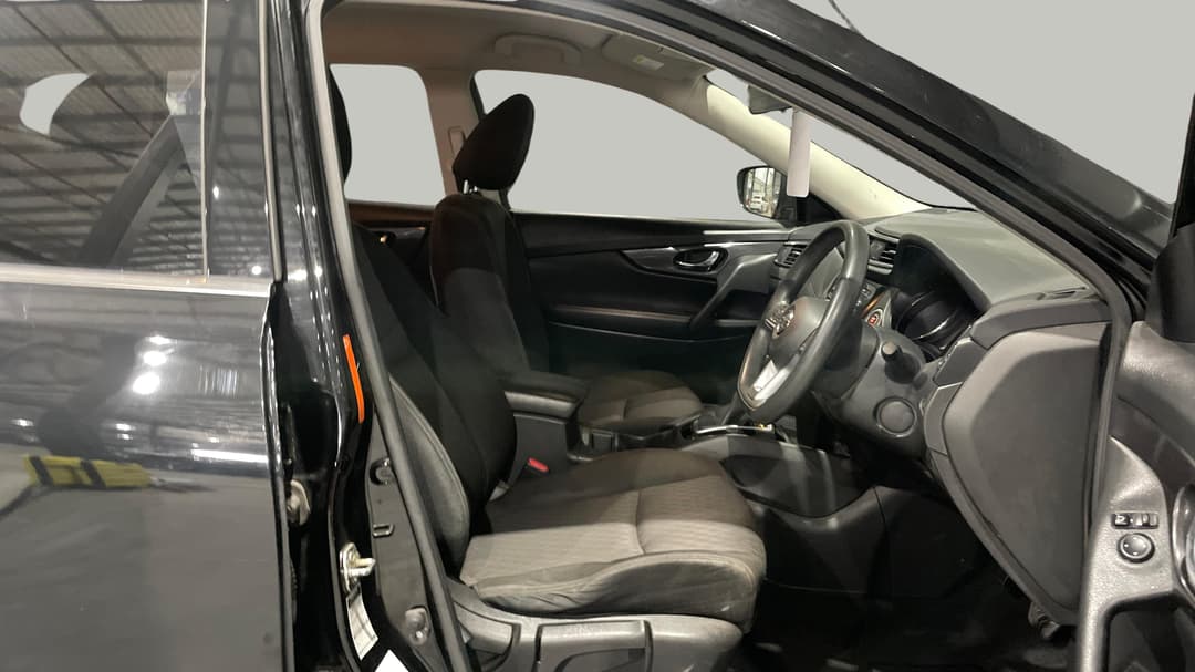 2018 Nissan X-trail St (2WD), Automatic, 72741 km, Right Side Front Door Cabin View