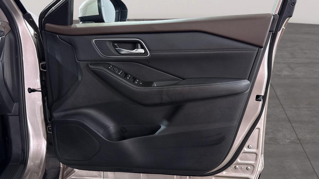 2024 Nissan X-trail St-l (4WD) E-power (hybrid), Automatic, 21884 km, Speaker View