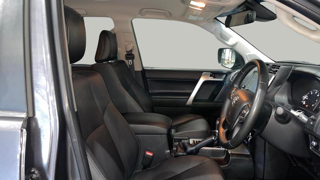 2022 Toyota Landcruiser Prado Vx, Automatic, 73714 km, Right Side Front Door Cabin View