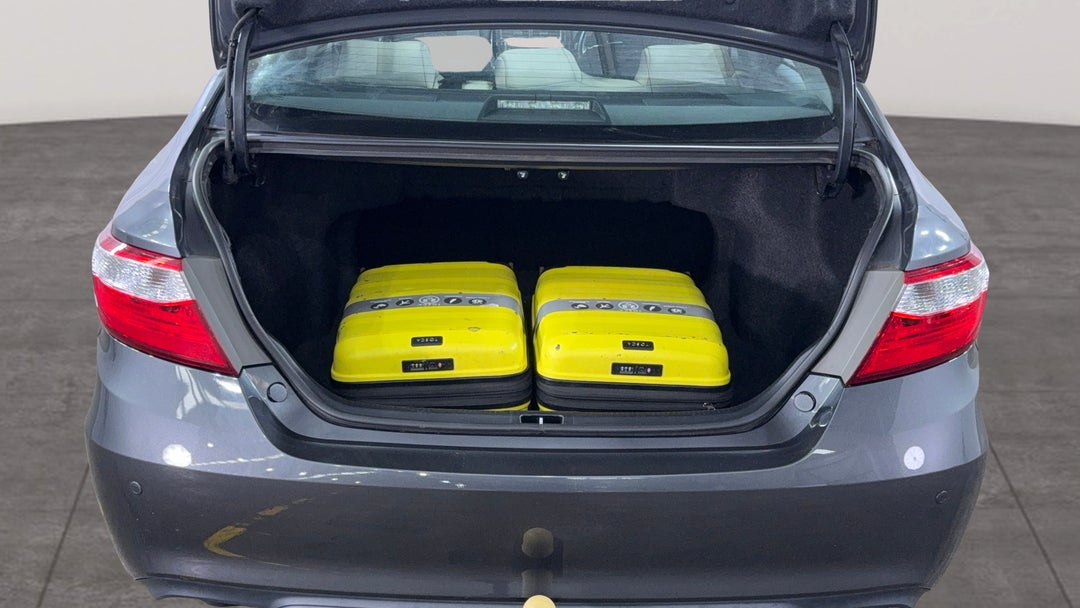 2017 Toyota Camry Atara S, Automatic, 115034 km, Boot Inside View with Luggage