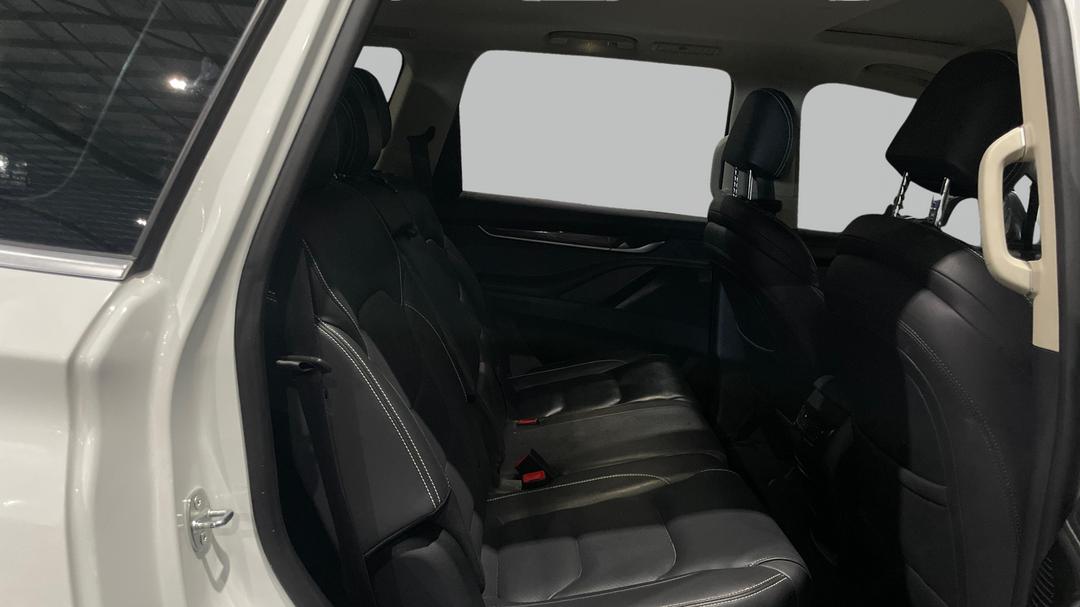 2022 LDV D90 Executive (4WD), Automatic, 46968 km, Right Side Rear Door Cabin View