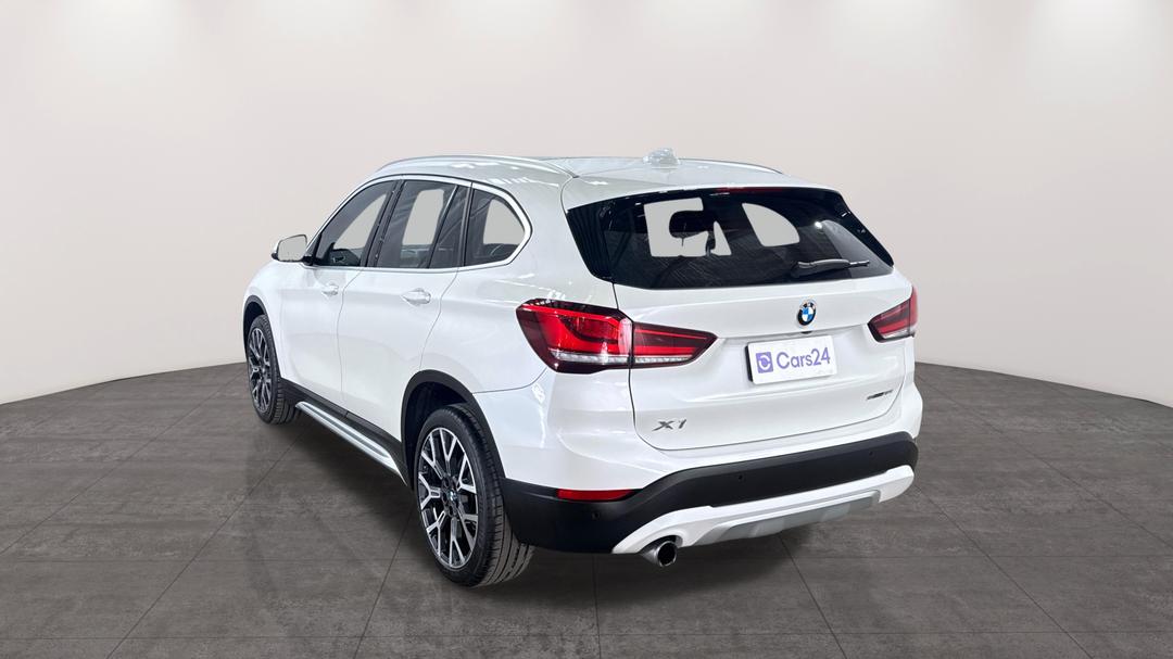 2021 BMW X1 sDrive 18i, Automatic, 28239 km, Left Back Diagonal (45- Degree) View
