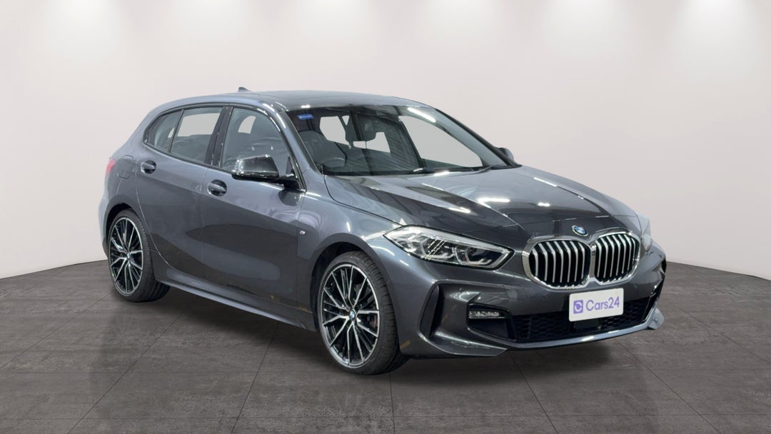 2020 BMW 1 18i M Sport, Automatic, 33346 km, Right Front Diagonal (45- Degree) View