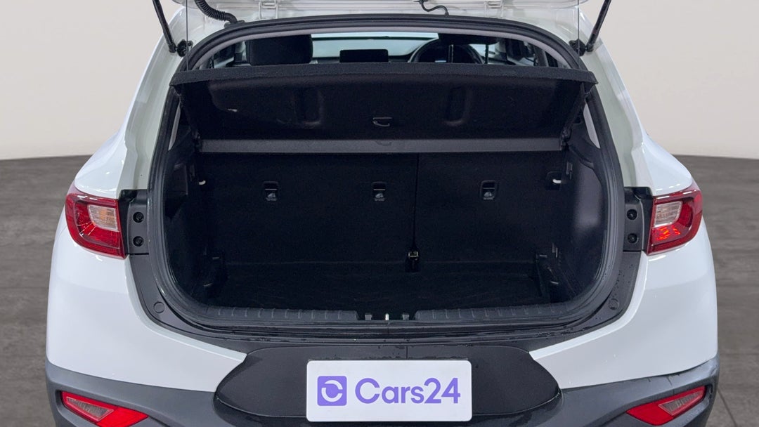 2022 Kia Stonic Sport, Automatic, 21670 km, Boot Inside View