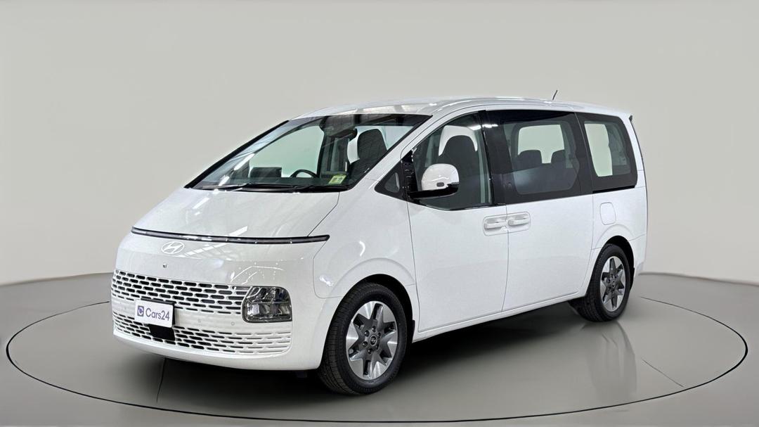 2024 Hyundai Staria ., Automatic, 48958 km, Left Front Diagonal (45- Degree) View
