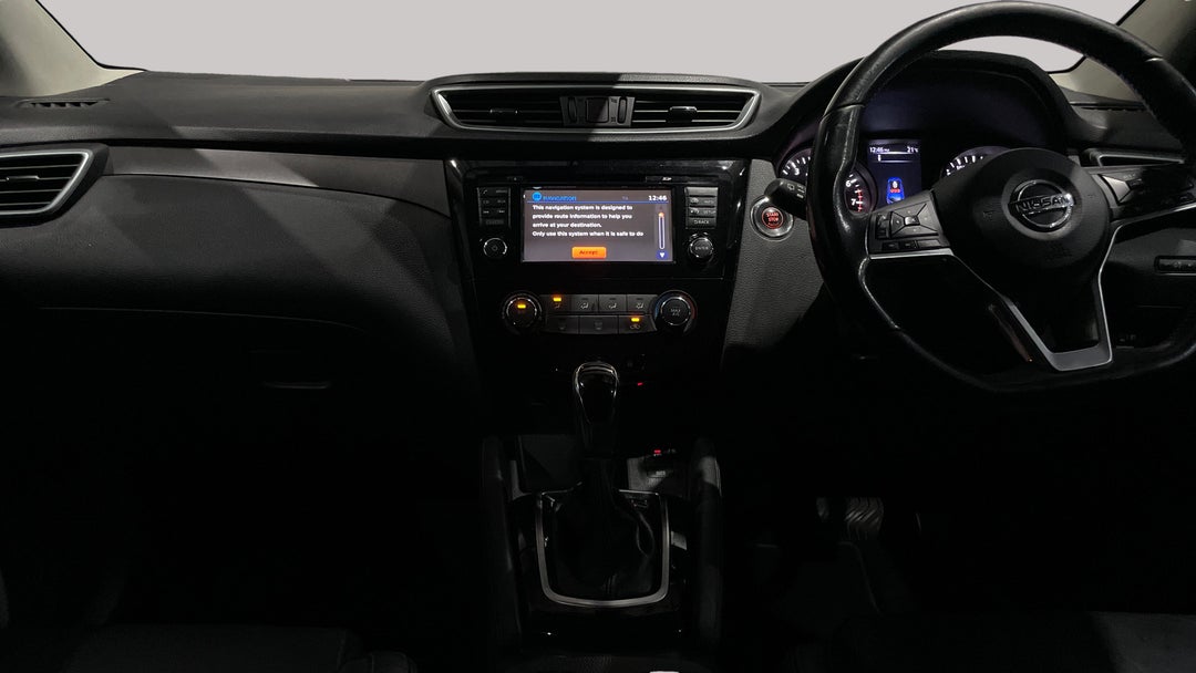 2017 Nissan Qashqai St-l, Automatic, 151809 km, Dashboard View